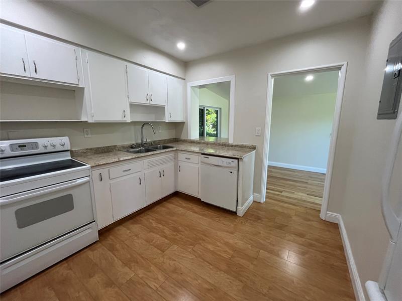 Image 8 of 23 For 1636 18th St