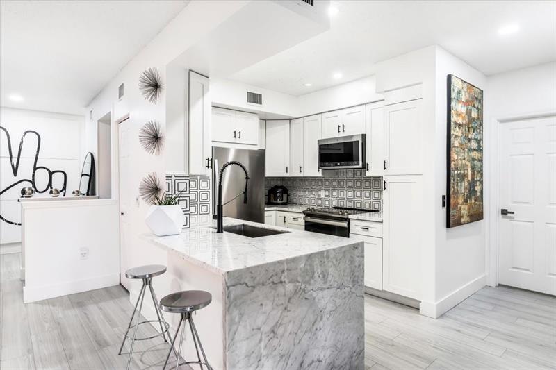 Details for 2452 Centergate Dr  202, Miramar, FL 33025