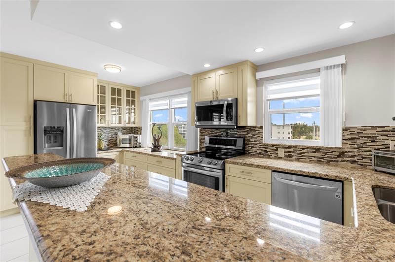 Image 12 of 67 For 4073 Harwood F 4073