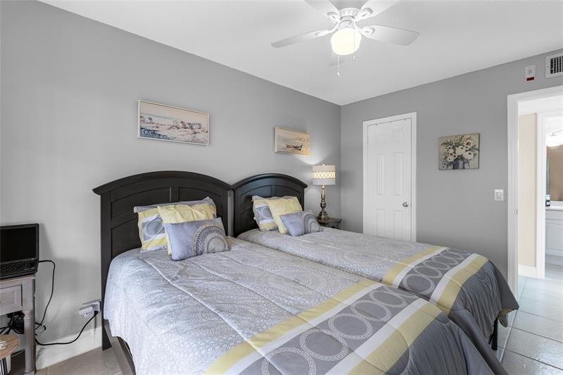 Image 20 of 67 For 4073 Harwood F 4073