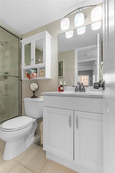 Image 22 of 67 For 4073 Harwood F 4073