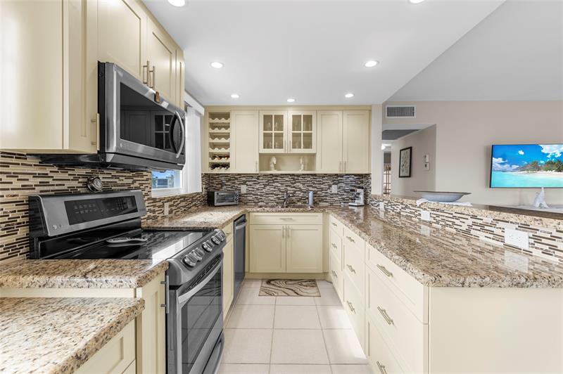 Image 8 of 67 For 4073 Harwood F 4073