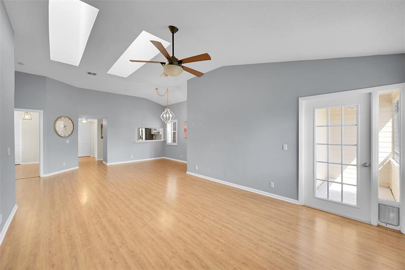 Image 13 of 36 For 5307 Buckhead Cir  203