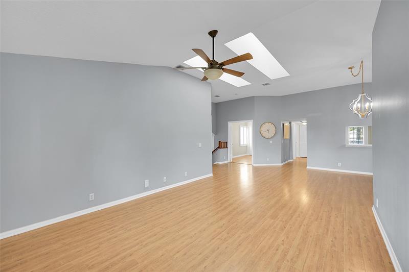 Image 14 of 36 For 5307 Buckhead Cir  203