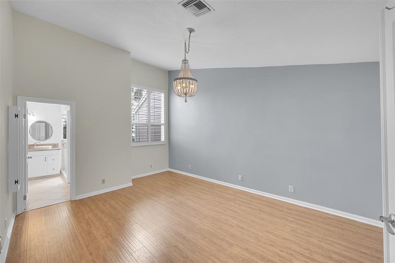 Image 18 of 36 For 5307 Buckhead Cir  203