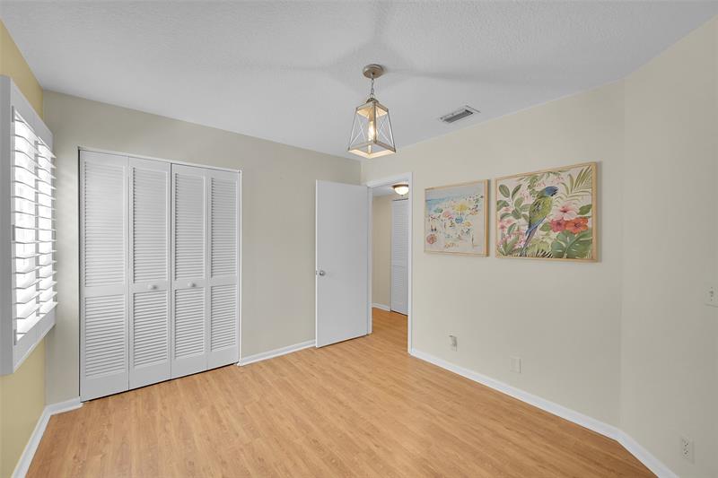 Image 24 of 36 For 5307 Buckhead Cir  203