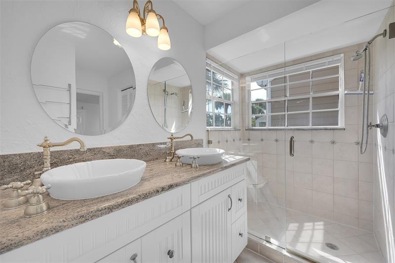 Image 26 of 36 For 5307 Buckhead Cir  203