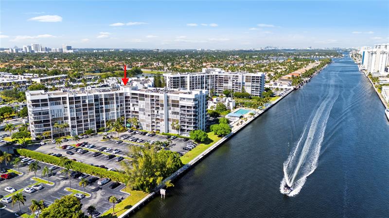 Image 26 of 30 For 800 Parkview Dr  718