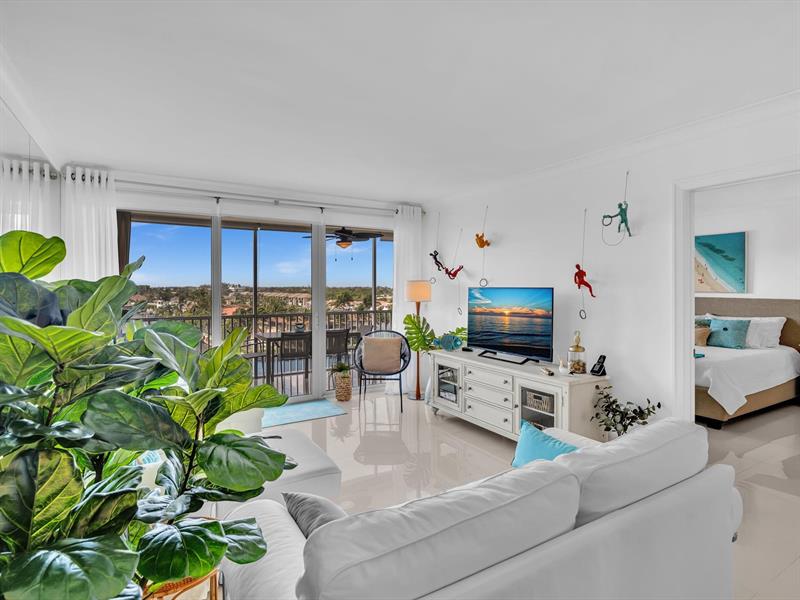 Image 15 of 50 For 3100 Ocean Boulevard  712