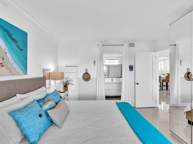 Image 21 of 50 For 3100 Ocean Boulevard  712