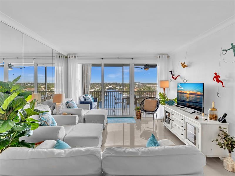 Image 5 of 50 For 3100 Ocean Boulevard  712