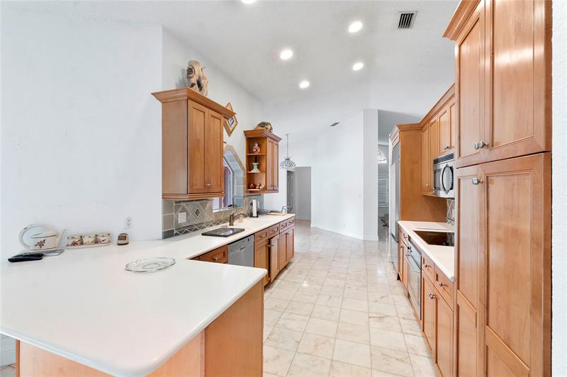 Image 5 of 14 For 233 119th Ln