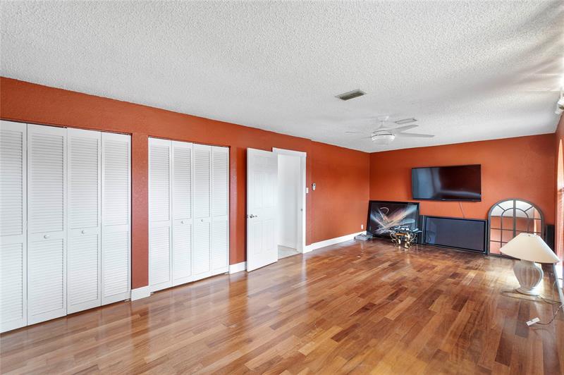 Image 9 of 14 For 233 119th Ln