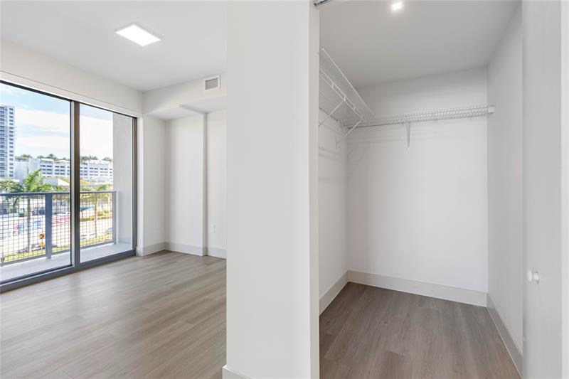 Image 15 of 20 For 1770 Young Cir 1006