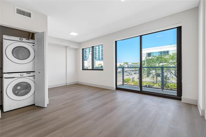 Image 20 of 20 For 1770 Young Cir 1006