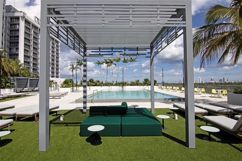 Image 4 of 20 For 1770 Young Cir 1006