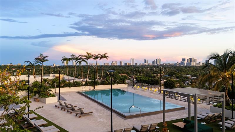 Image 5 of 20 For 1770 Young Cir 1006