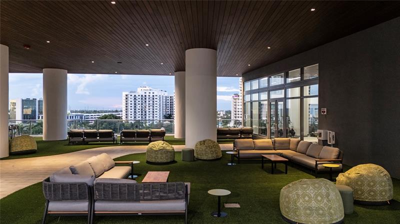 Image 7 of 20 For 1770 Young Cir 1006