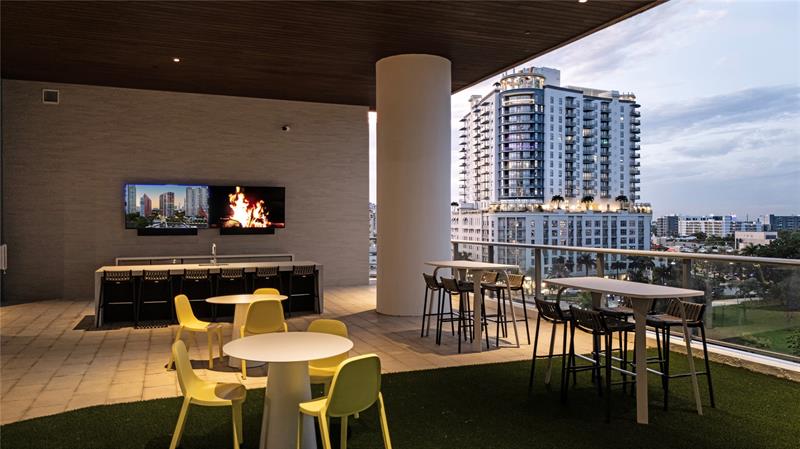 Image 8 of 20 For 1770 Young Cir 1006