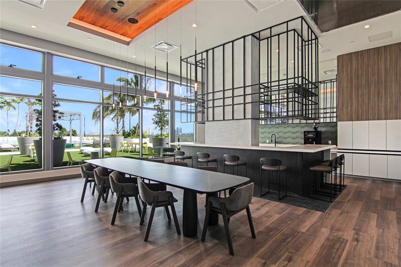 Image 9 of 20 For 1770 Young Cir 1006