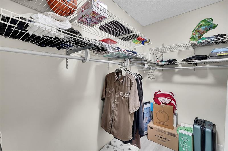 Image 22 of 31 For 1000 Parkview Dr  306