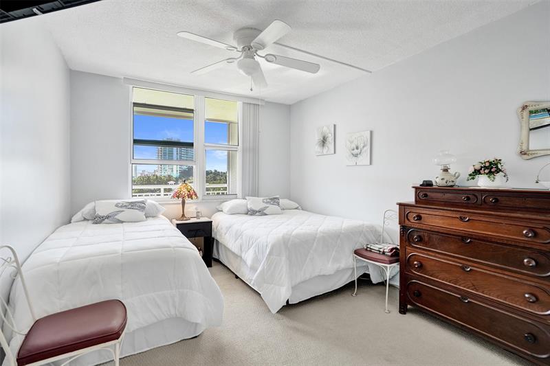 Image 16 of 37 For 201 Ocean Blvd  603