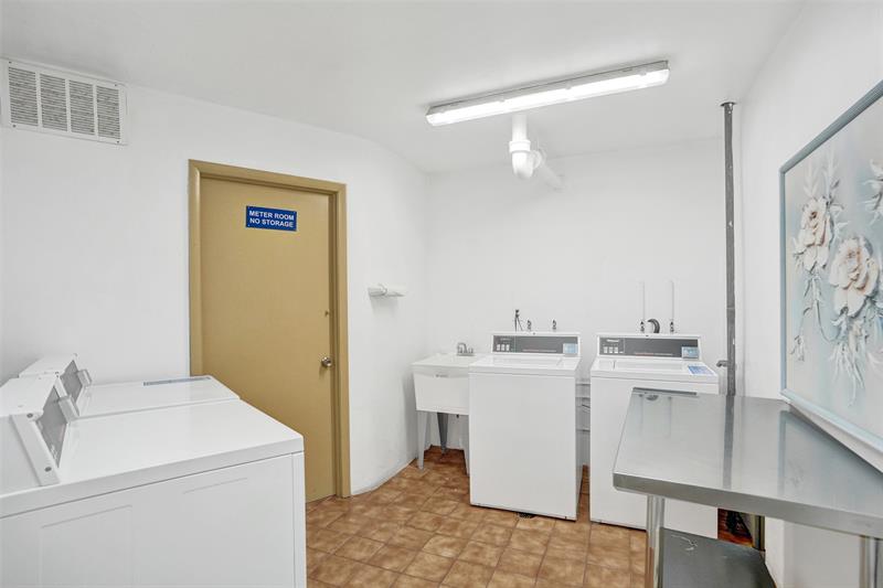 Image 23 of 37 For 201 Ocean Blvd  603