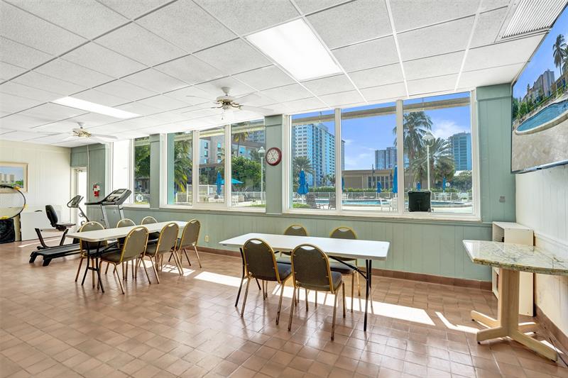 Image 25 of 37 For 201 Ocean Blvd  603