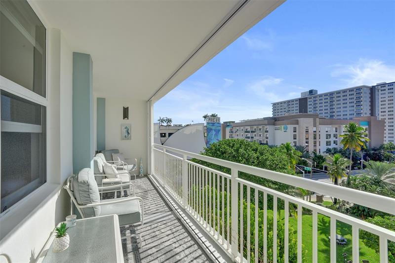 Image 3 of 37 For 201 Ocean Blvd  603