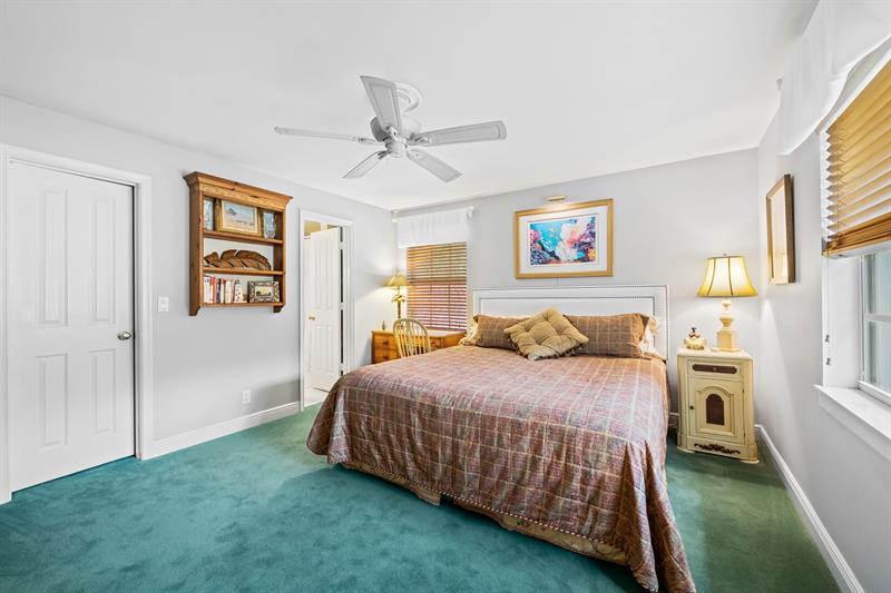 Image 11 of 21 For 3951 56th Ct