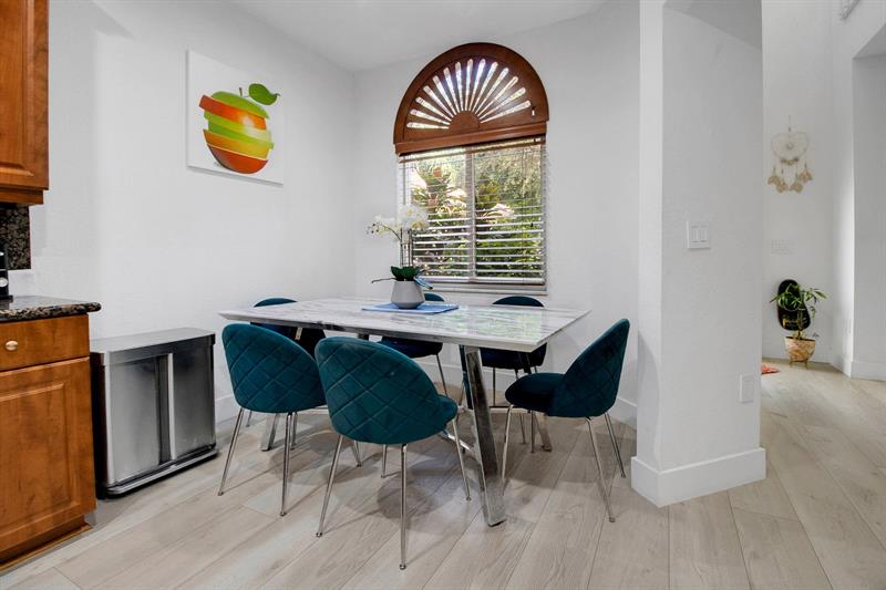 Image 11 of 26 For 5095 Madison Lakes Circle E