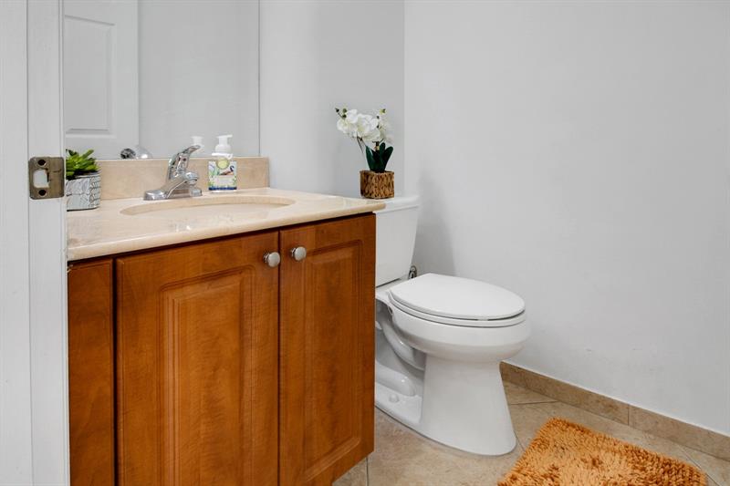 Image 22 of 26 For 5095 Madison Lakes Circle E