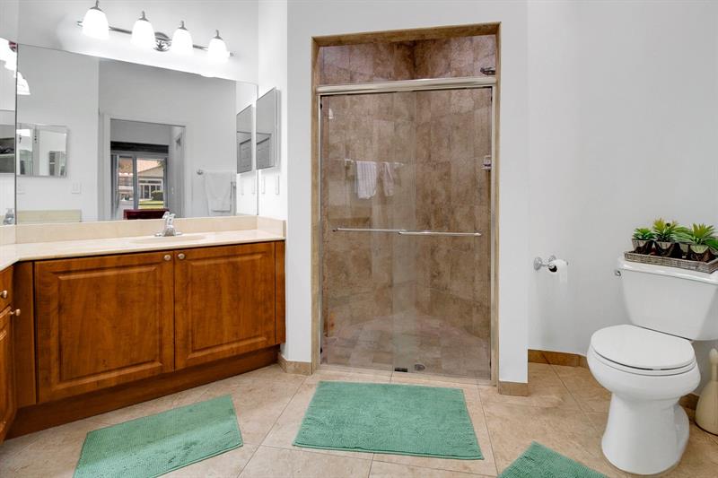 Image 23 of 26 For 5095 Madison Lakes Circle E