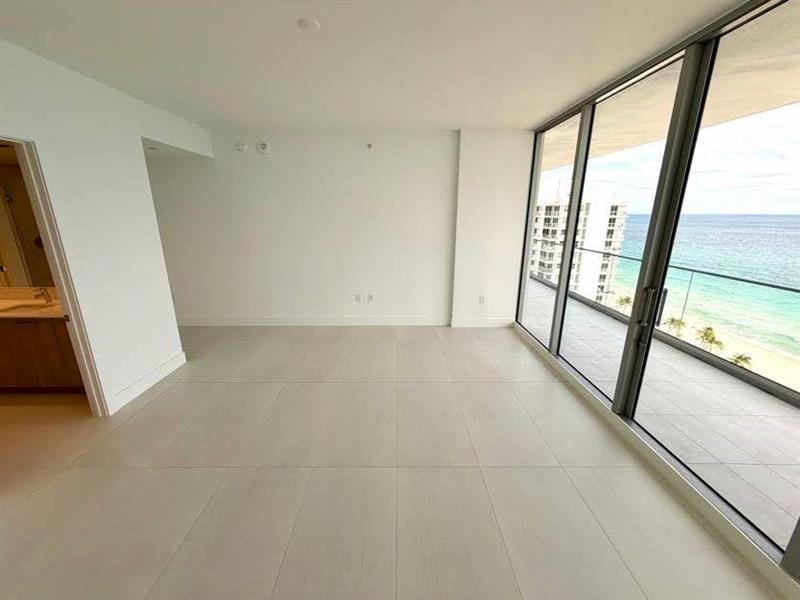 Image 30 of 57 For 151 Seabreeze Blv  E-1204