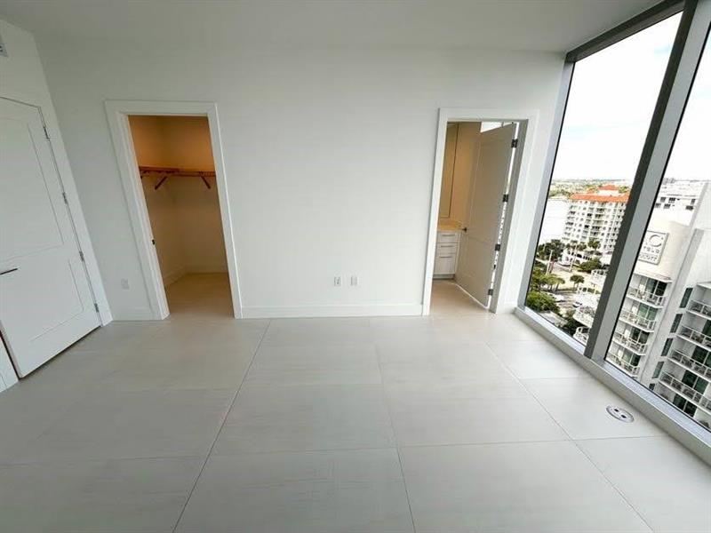 Image 34 of 57 For 151 Seabreeze Blv  E-1204