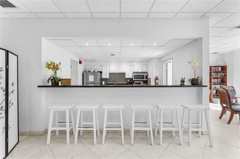 Image 27 of 37 For 800 20th Avenue  206