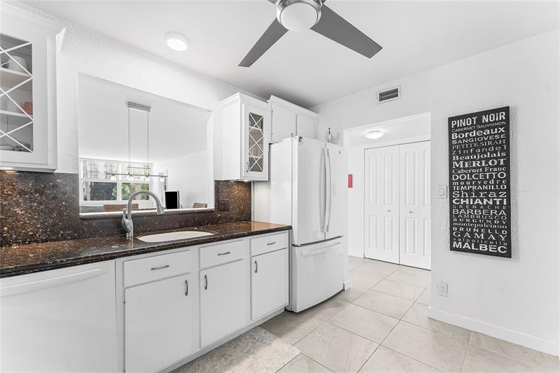 Image 7 of 37 For 800 20th Avenue  206