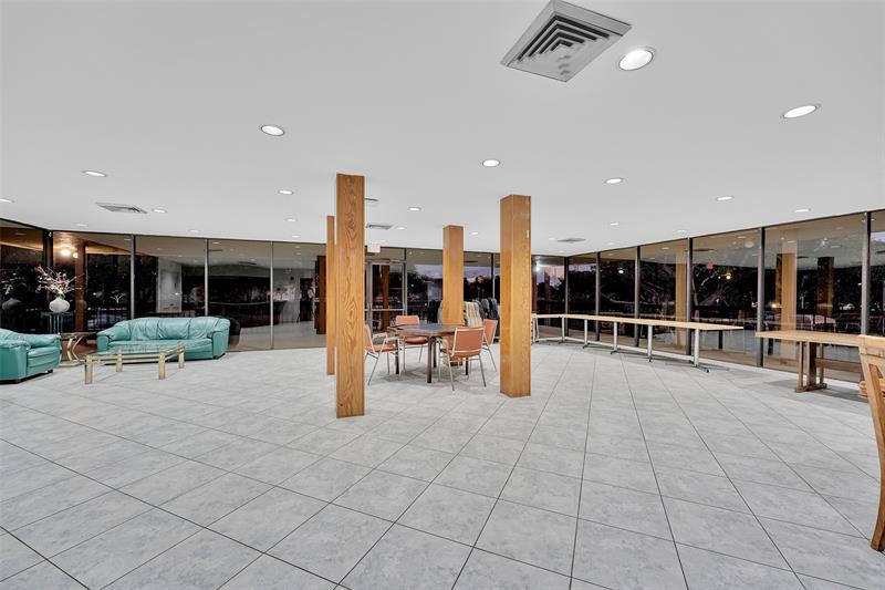 Image 32 of 53 For 5340 2nd Ave  Ph-26