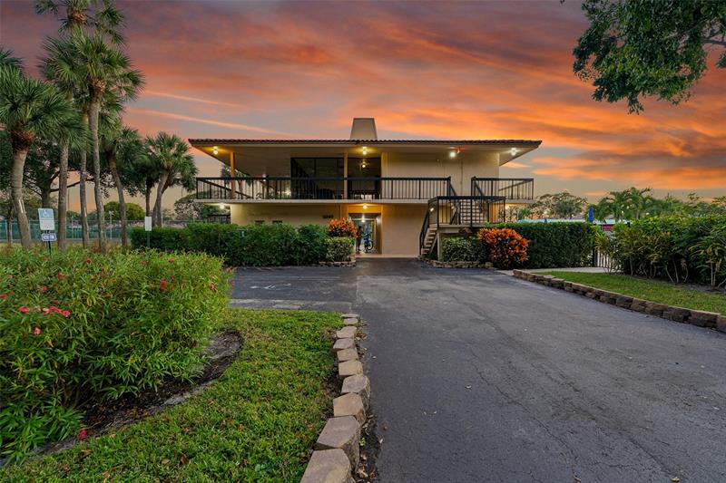 Image 41 of 53 For 5340 2nd Ave  Ph-26