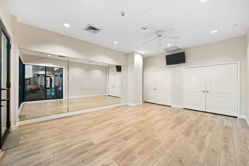 Image 30 of 49 For 610 Las Olas Blvd  1621