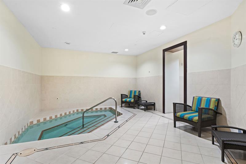 Image 31 of 49 For 610 Las Olas Blvd  1621