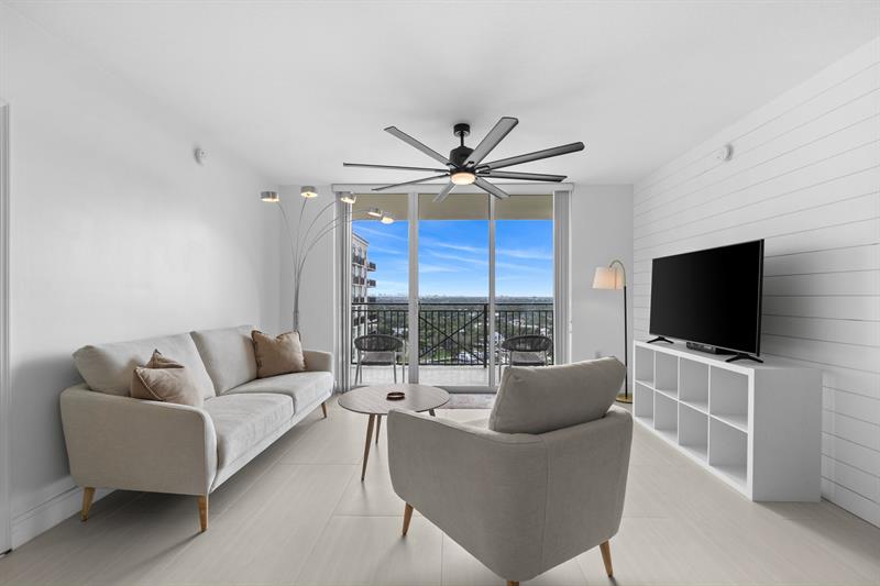 Image 4 of 49 For 610 Las Olas Blvd  1621