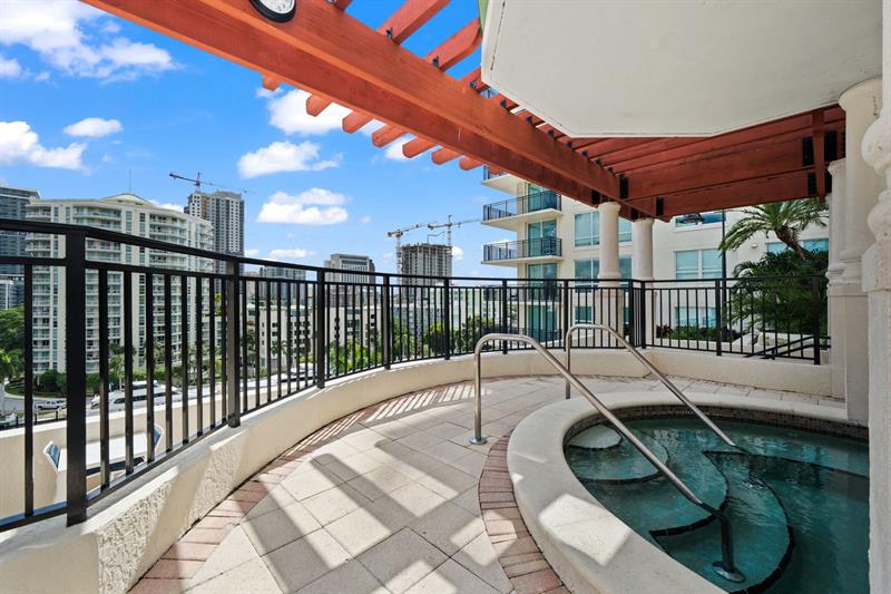 Image 43 of 49 For 610 Las Olas Blvd  1621