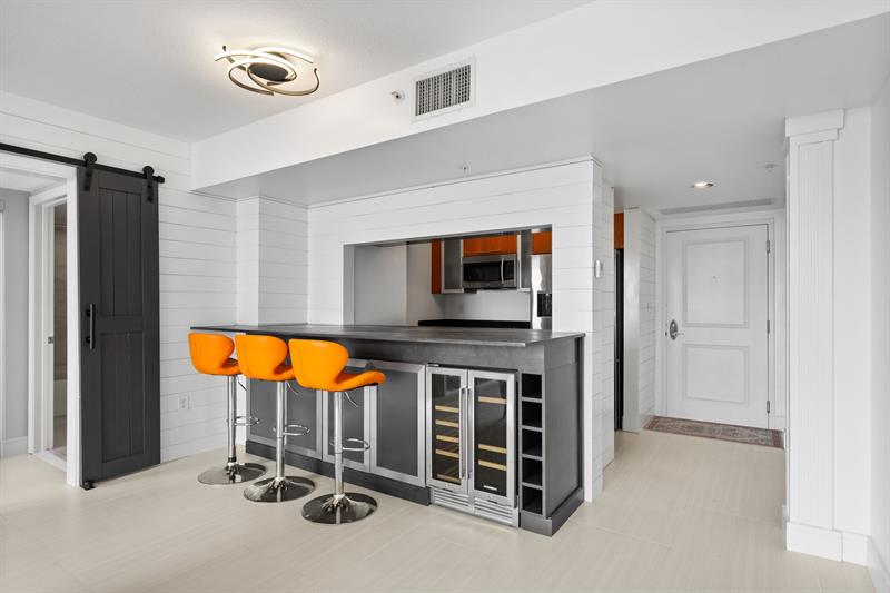 Image 6 of 49 For 610 Las Olas Blvd  1621