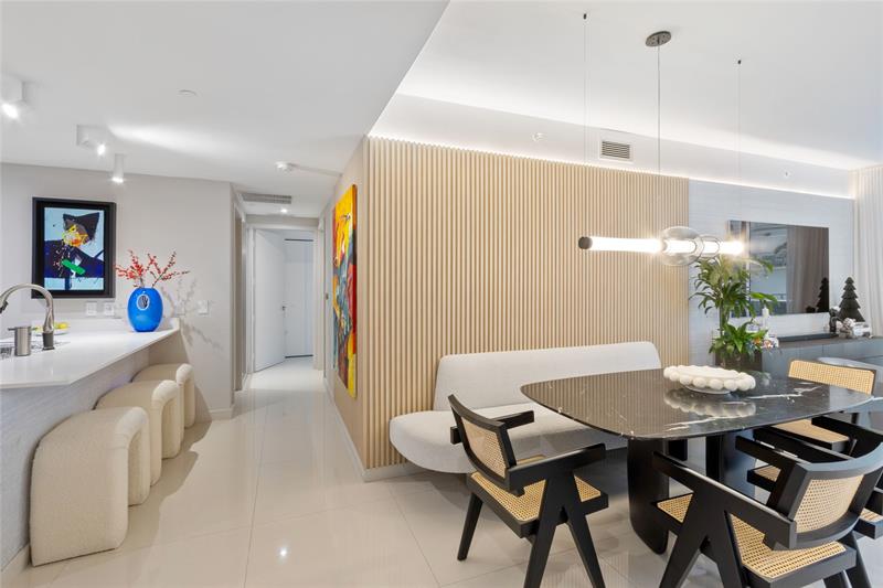 Image 11 of 19 For 488 18th St  2010