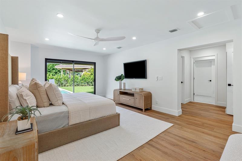 Image 14 of 43 For 4456 Hickory Drive