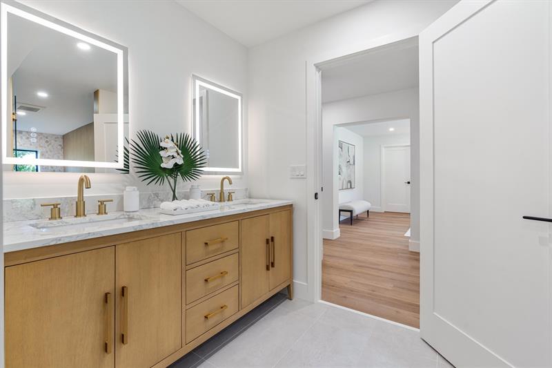 Image 15 of 43 For 4456 Hickory Drive