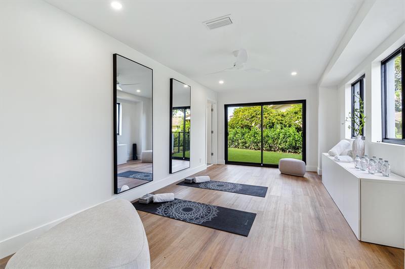 Image 19 of 43 For 4456 Hickory Drive