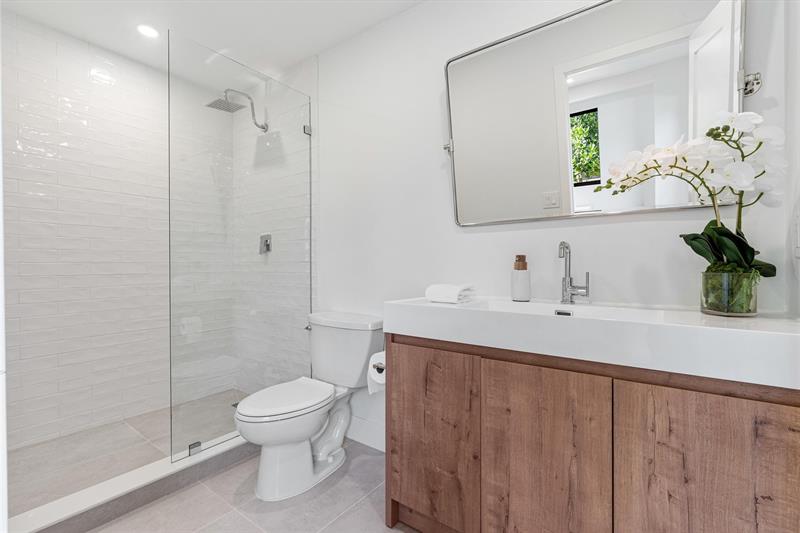 Image 20 of 43 For 4456 Hickory Drive