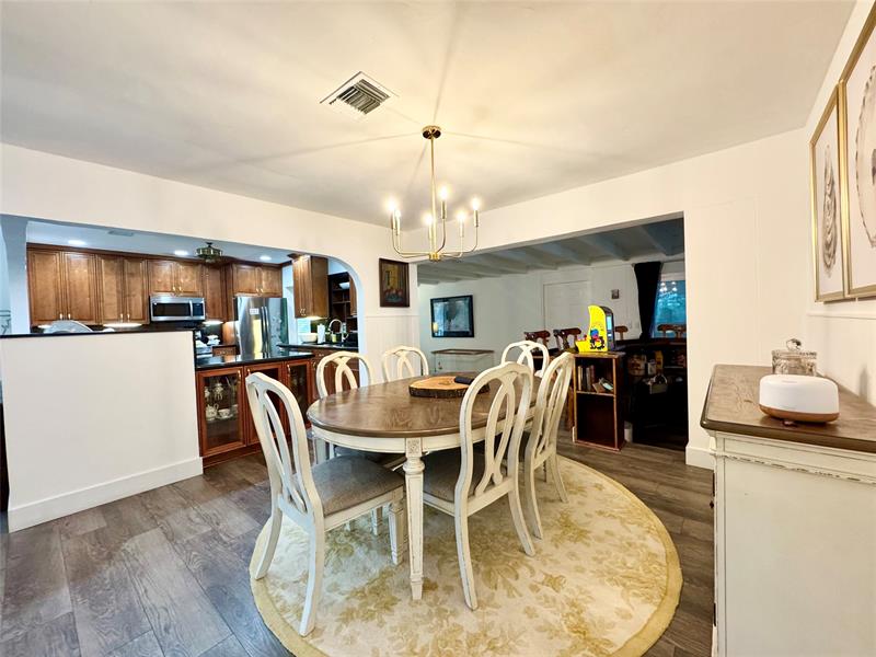 Image 3 of 59 For 2133 Coral Gardens Dr